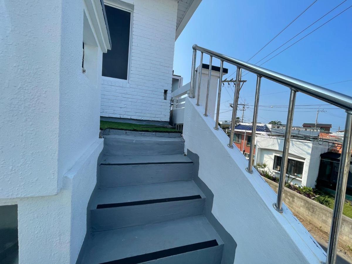 Cozy Sinchon 2548 Villa Jeju Exterior foto