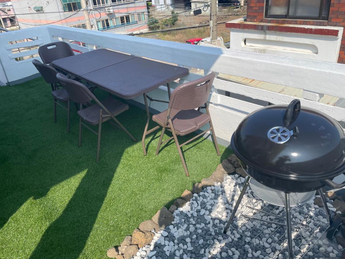 Cozy Sinchon 2548 Villa Jeju Exterior foto