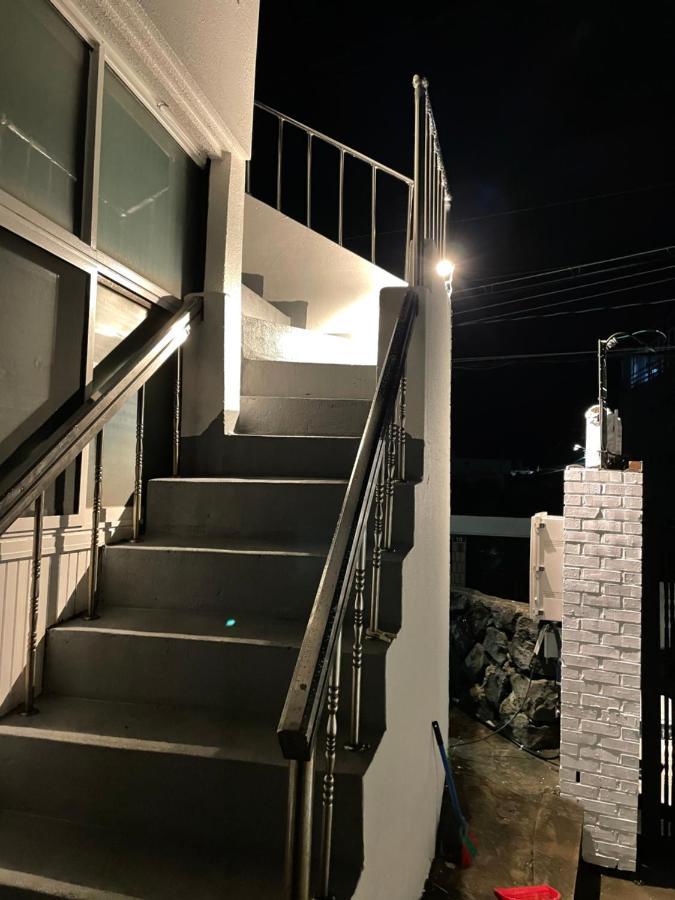 Cozy Sinchon 2548 Villa Jeju Exterior foto