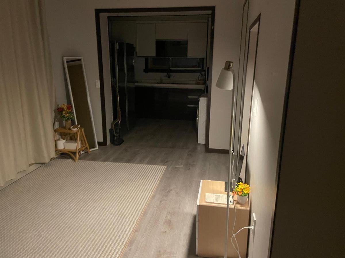 Cozy Sinchon 2548 Villa Jeju Exterior foto